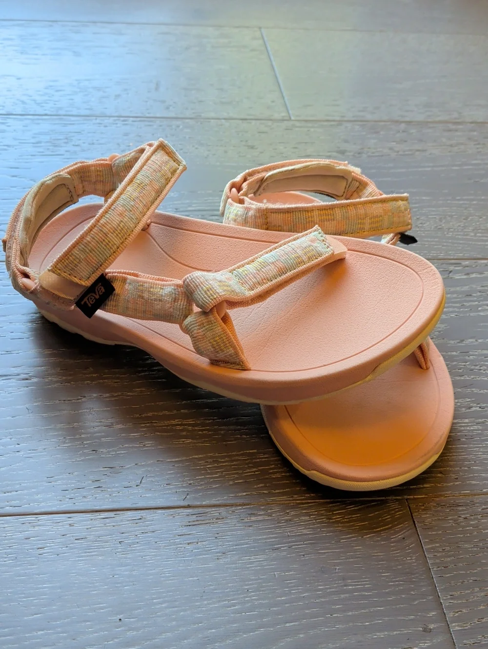 Teva Hurricane XLT 2 kids, Peach Adjustable Sport Sandals